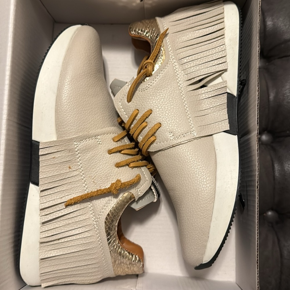 NIB SHU SHOP size 8 sneakers - NEW!